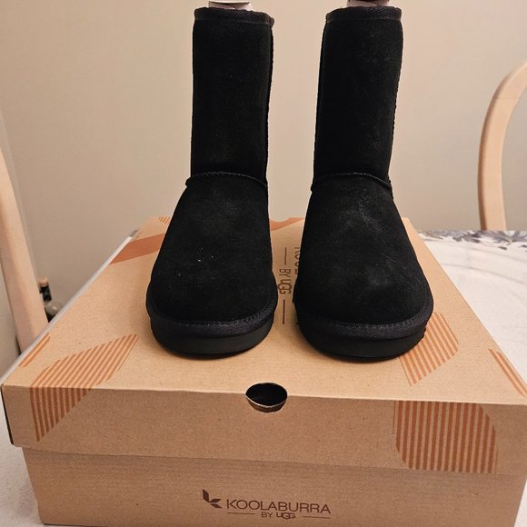 Koolaburra Shoes - NIB W Koola Short Koolaburra Boots by Uggs